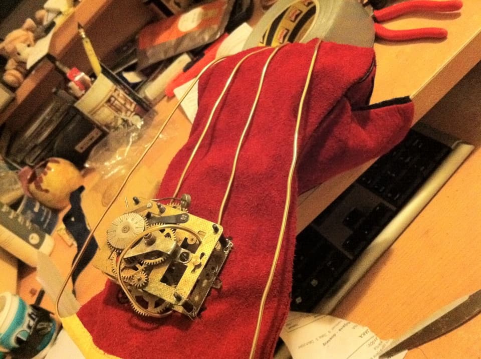 Normal welding gloves and some wire