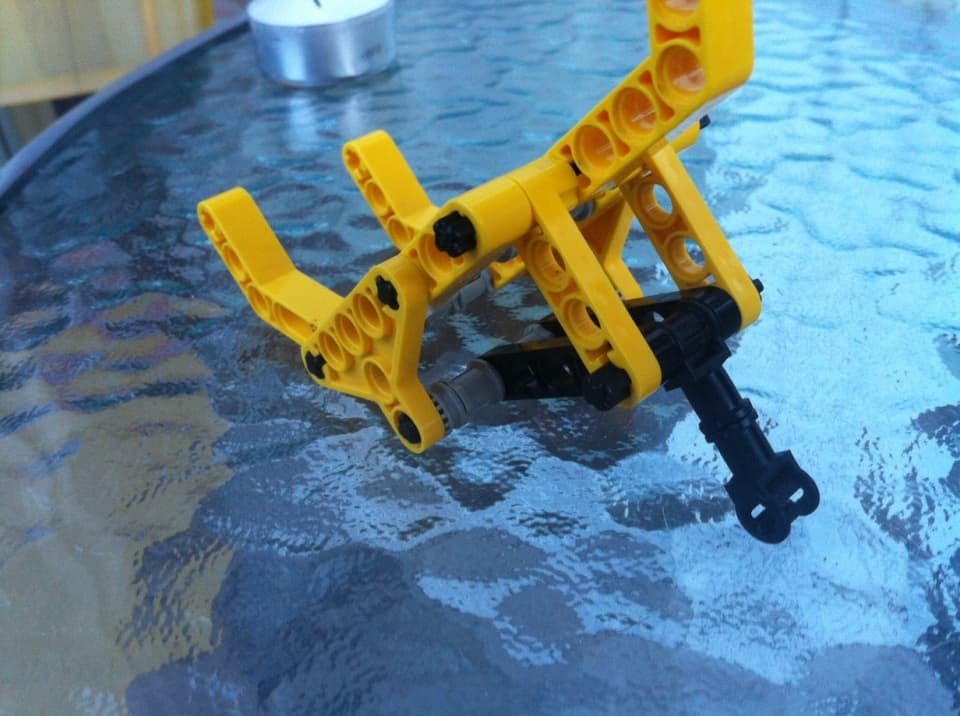 Step6: attach the main leg Step6: attach the main leg