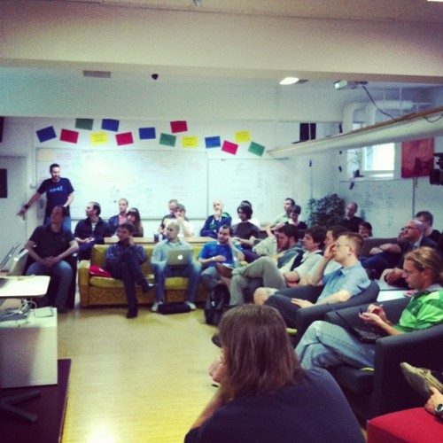 Full house at #jsmeet \o/ Full house at #jsmeet \o/